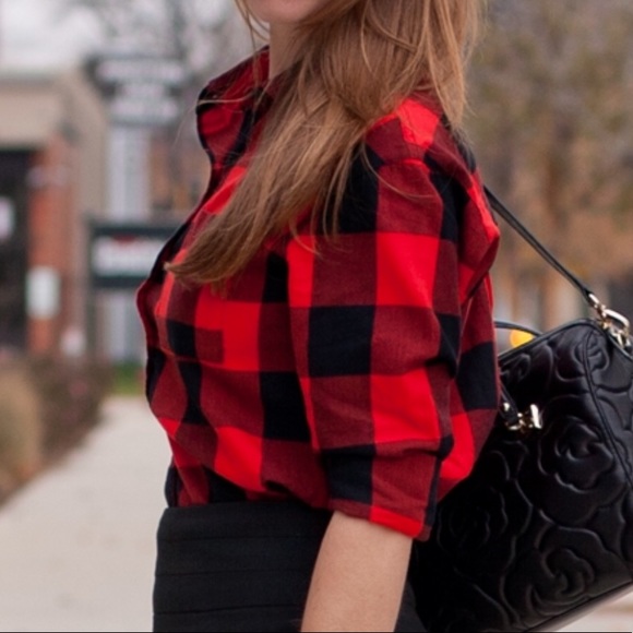H&M Tops - H & M // Buffalo check button down